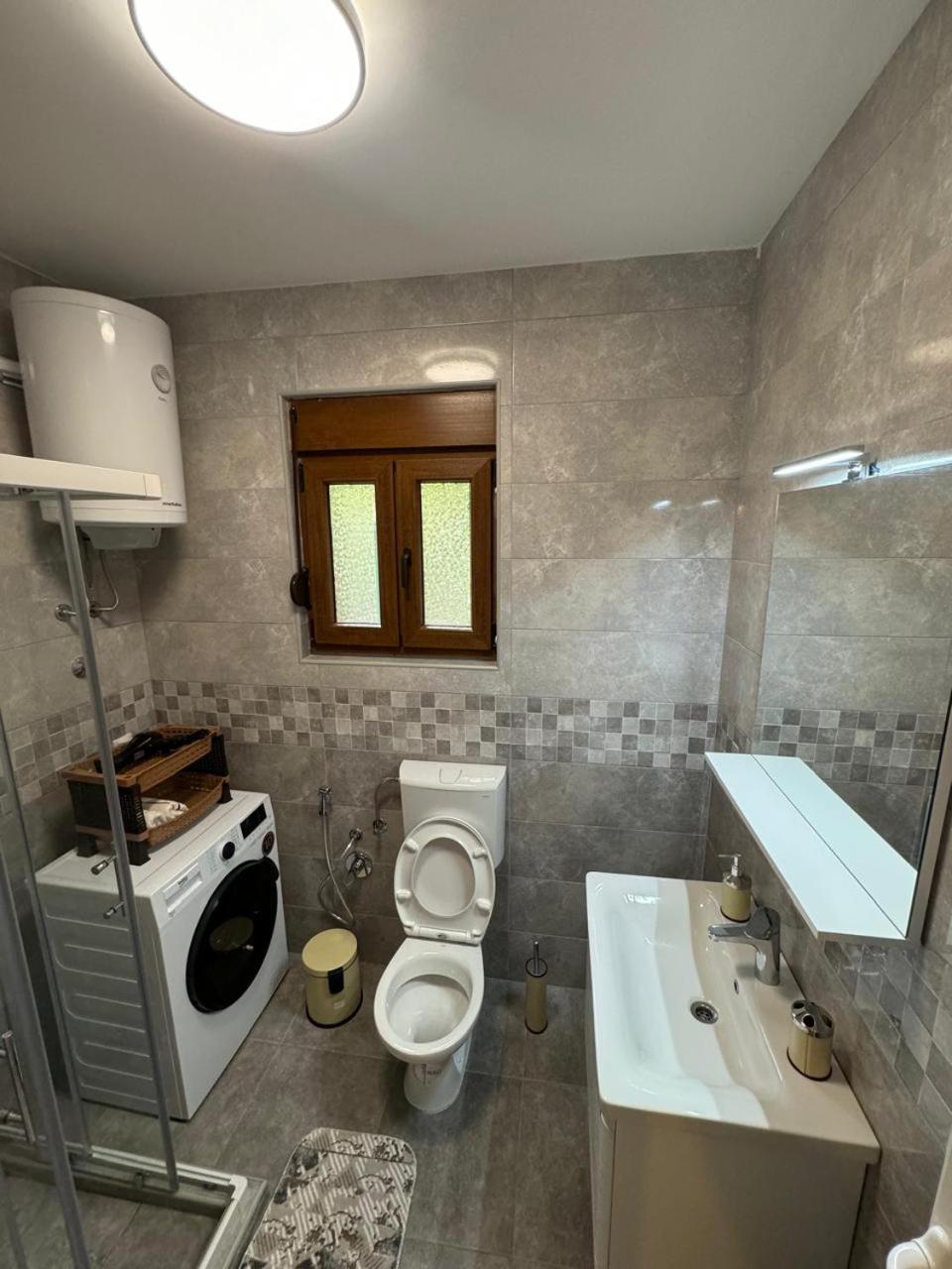 Apartment Vento Di Bocche III Котор Екстериор снимка